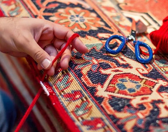 خدمات تخصصی و حرفه ای رفوی فرش در قالیشویی محمودیه